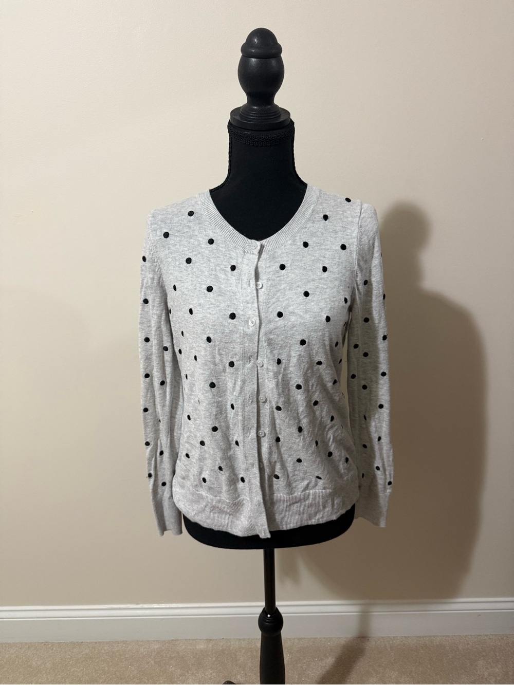 Old Navy Light Gray Cardigan with Black Polka Dots